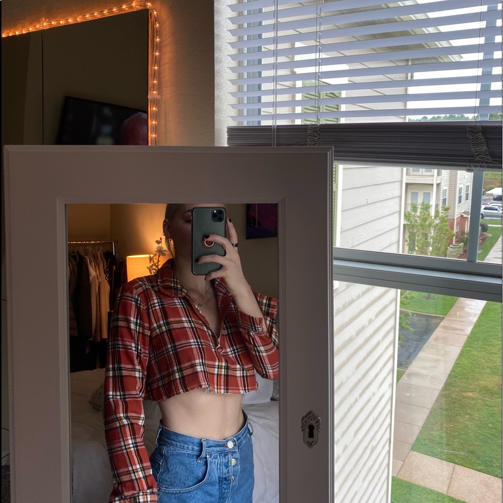 Cropped flannel long sleeve/size small